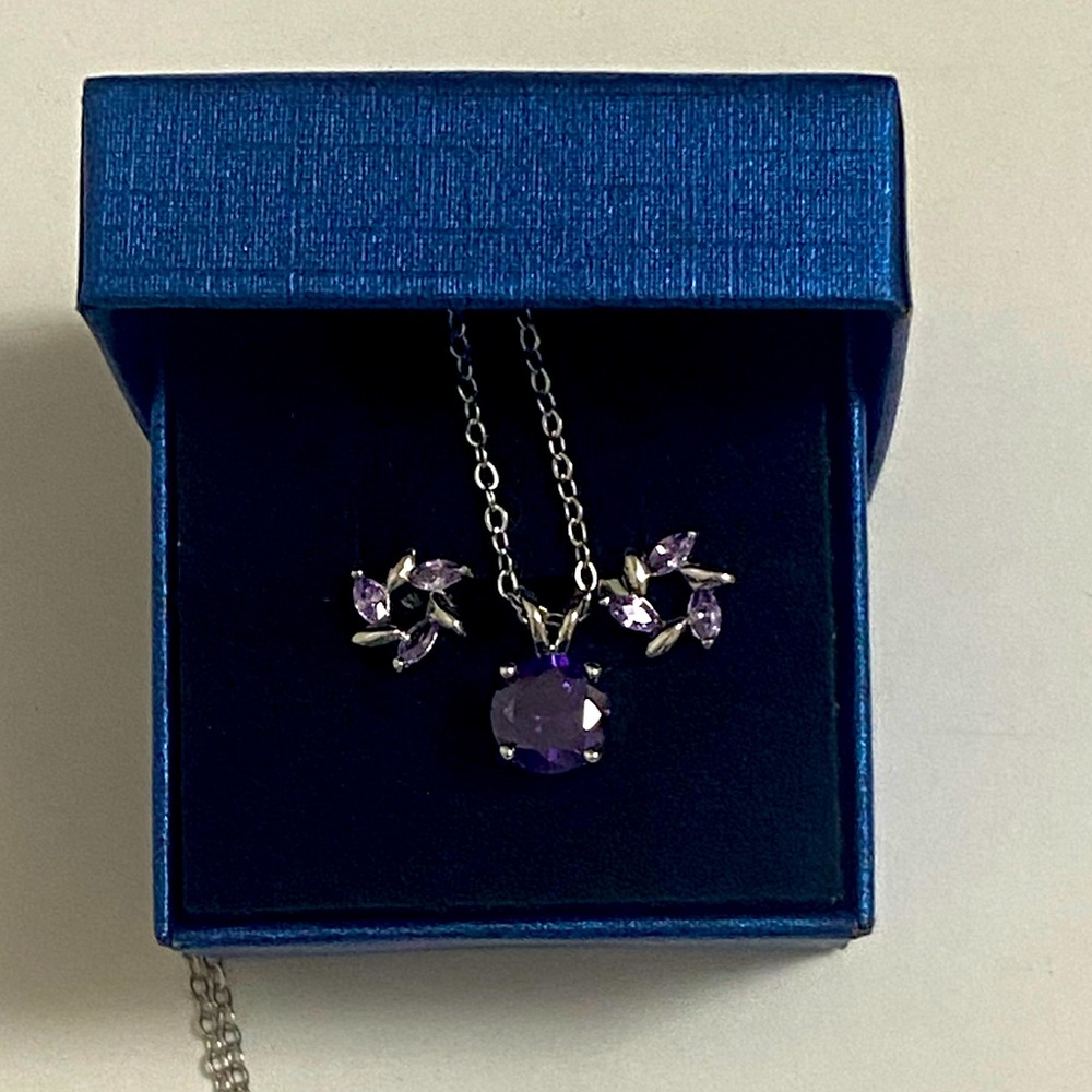 Amethyst necklace and earring set 18”-21” chain